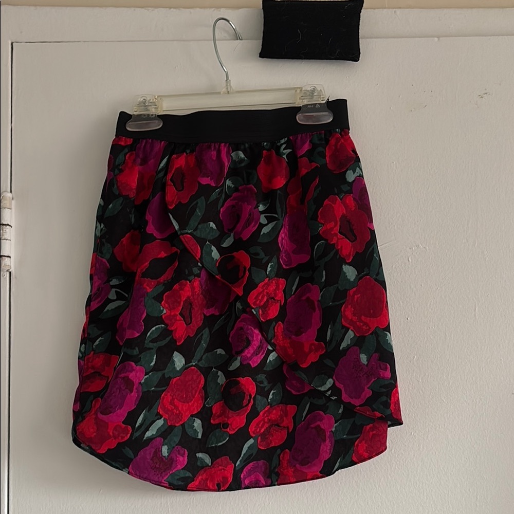 1 Floral Black and Red tulip hem Skirt